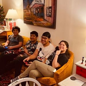 Meet your Posher, Ana veronica